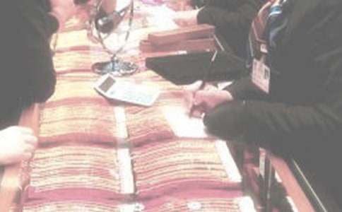 商場(chǎng)營(yíng)業(yè)員的年終總結(jié)